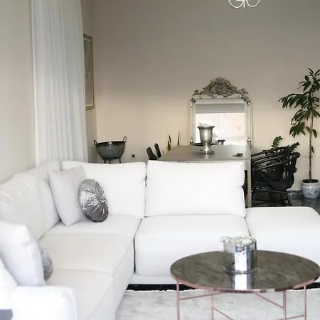 Апартаменти Flower House Chania